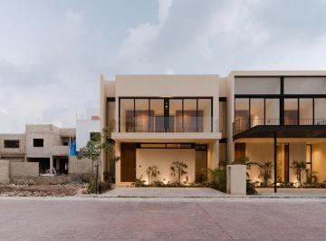 Casa · 241m² · 3 Recámaras · 2 Estacionamientos · Rio Residencial Casa en Venta/renta de 3 Recamaras, Huayacán, Cancún