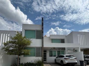 Casa en condominio · 174m² · 3 Recámaras · 2 Estacionamientos · Casa en Renta Amueblada en Villas de Asís, Jocotan, Zapopan