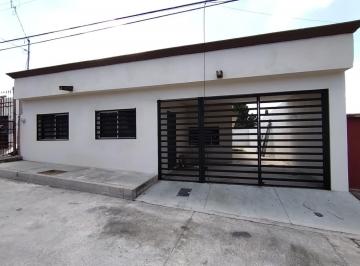 Casa · 85m² · 2 Recámaras · 2 Estacionamientos · Venta de Casa de un Piso en Col Insurgentes Remodelada