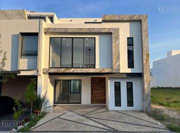 Casa de 3 habitaciones, Zapopan · Casa en Venta Solares Residencial Zapopan Jalisco