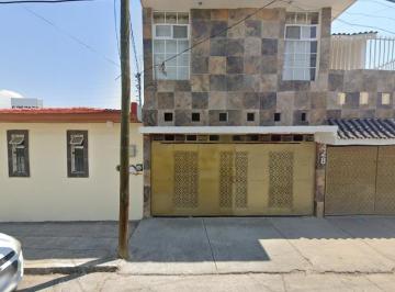 Casa de 4 habitaciones, León · Venta de Casa en Jardines del Moral, Leon de Los Aldama, Guanajuato