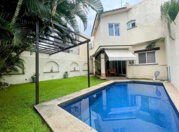 Casa · 338m² · 3 Recámaras · 2 Estacionamientos · Casa en Venta