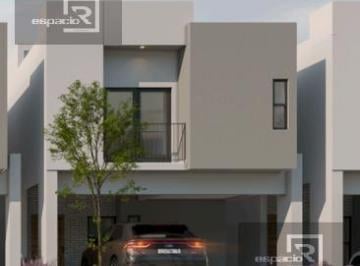 Casa · 176m² · 3 Recámaras · 2 Estacionamientos · Casa en Venta en Zona del Reliz Cerca de La Uvm