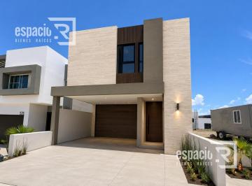 Casa · 238m² · Se Renta Casa en Valle Escondido
