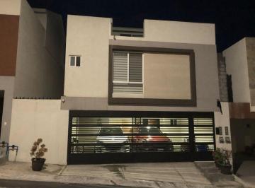 Casa de 3 habitaciones, Monterrey · Renta de Casa Moderna en Privada con Terreno Excedente y Roof/salón de Fiestas