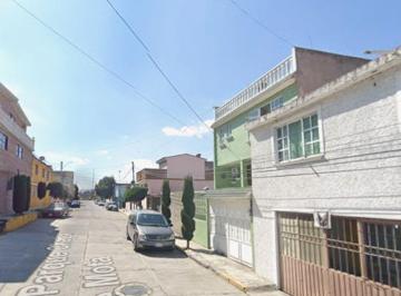 Casa de 5 habitaciones, Toluca · Remate Bancario, Casa en Parque Chapa, Toluca, Edomex.