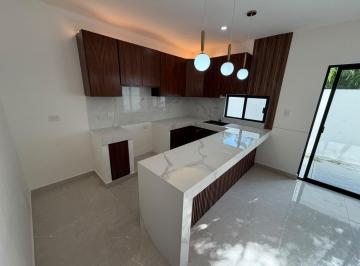 Casa · 130m² · 2 Recámaras · 2 Estacionamientos · Casas en Venta en Col. Unidad Nacional, Ciudad Madero