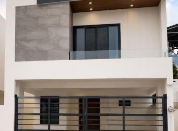 Casa · 130m² · 2 Recámaras · 2 Estacionamientos · Casas en Venta en Col. Unidad Nacional, Ciudad Madero