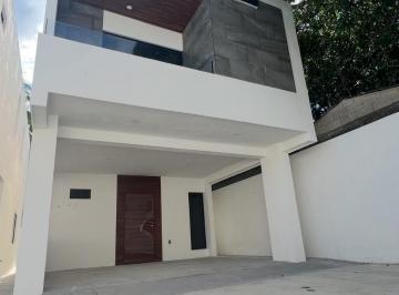 Casa · 150m² · 3 Recámaras · 2 Estacionamientos · Casas en Venta en Col. Unidad Nacional, Ciudad Madero