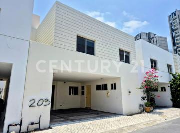 Casa · 266m² · 4 Recámaras · 2 Estacionamientos · Casa en Venta | Ventanas de La Huasteca | Santa Catarina, Nl