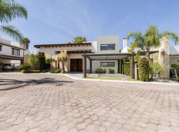 Casa de 5 habitaciones, Puebla · Casa en Venta con 5 Recámaras en Los Alcatraces, Zavaleta.