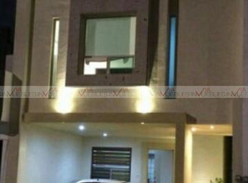 Casa · 150m² · 3 Recámaras · 1 Estacionamiento · Casa en Renta en Privada Purísima