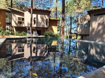 Casa en condominio de 2 habitaciones, Valle de Bravo · Casa en Venta Cerca de Avandaro