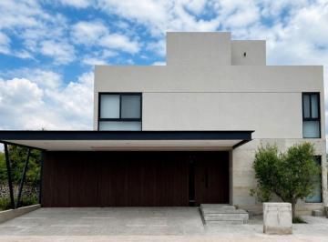 Casa de 3 habitaciones, Querétaro · Casa en Renta y Venta en Lomas del Campanario Norte