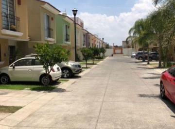 Casa en condominio · 130m² · 3 Recámaras · 2 Estacionamientos · Casa en Coto en Fraccionamiento La Noria Muy Cerca del Tec de Monterrey