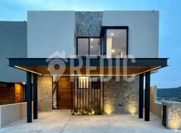 Casa de 3 habitaciones, Querétaro · Casa en Renta en Altozano, Querétaro.