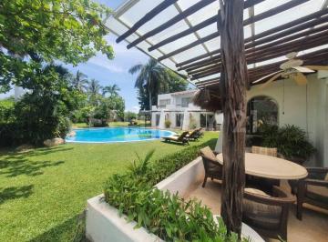 Casa · 480m² · Casa y Terreno en Venta en Acapulco Diamante, Guerrero