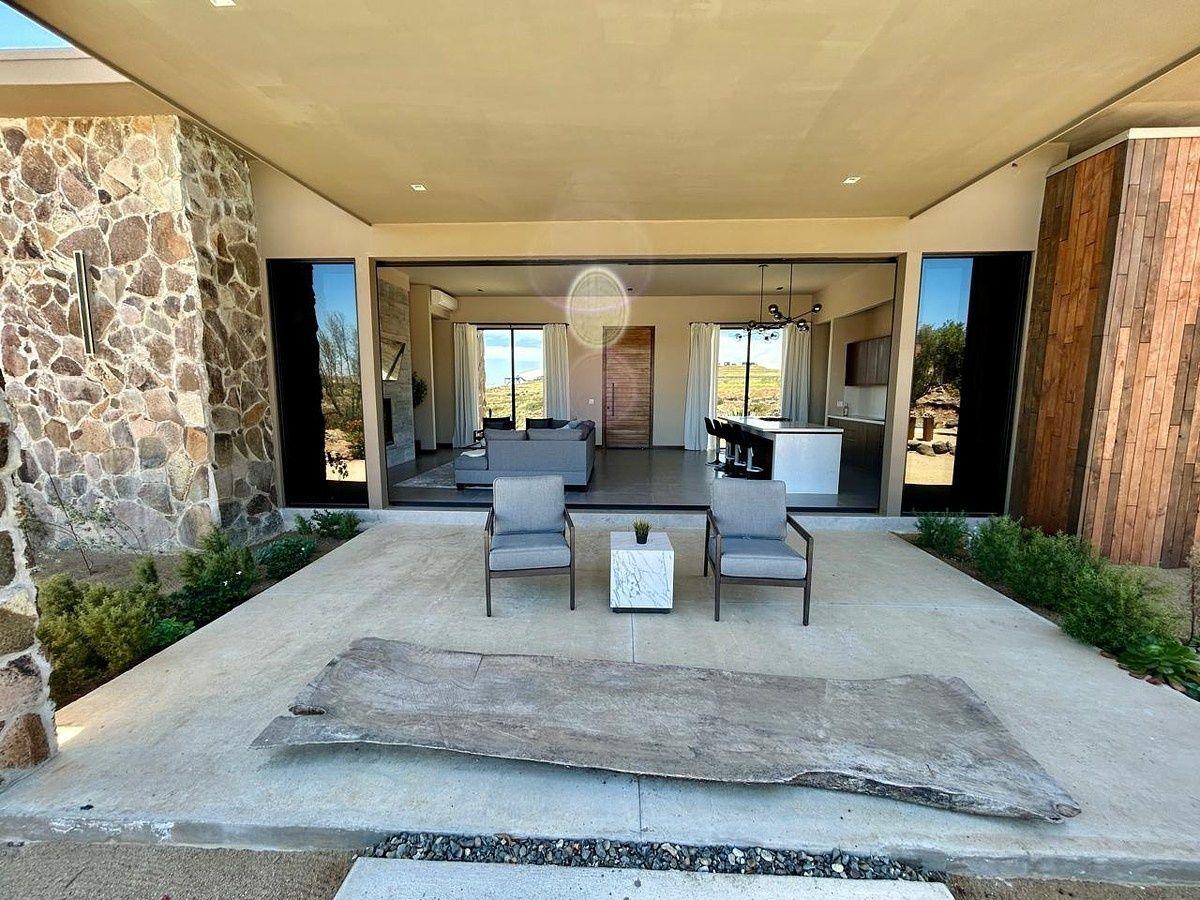 Venta de Casa Nueva Lista Para Estrenar con Alberca | Valle de Guadalupe