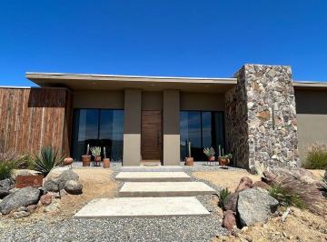 47e4fb578d39fc7ac8f0ea7a68ccb545e8d95cc008d0709de39ba94ac7e4b148 · Venta de Casa Nueva Lista Para Estrenar con Alberca | Valle de Guadalupe