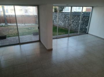Casa · 300m² · 3 Recámaras · 2 Estacionamientos · Casa en Gran Jardín