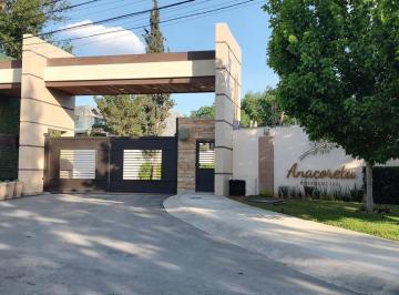 Casa · 200m² · 3 Recámaras · 2 Estacionamientos · Casa en Renta en La Aurora en Privado