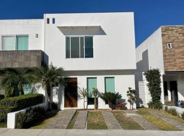 Casa de 3 habitaciones, Morelia · Casa en Renta en Fracc Rincón de Altozano, Morelia
