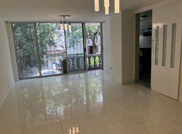 Estancia · Departamento Exterior con Balcón en Hipódromo Condesa | Estacionamiento Techado