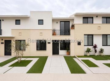 Casa de 4 habitaciones, El Marqués · Casa en Venta en Ziré | 4 Recámaras y Amenidades Vm9