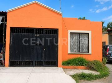 Casa · 80m² · 2 Recámaras · 1 Estacionamiento · Casa en Venta en El Centenario