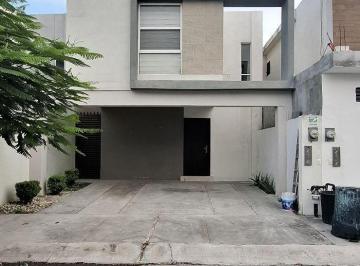 Casa · 130m² · 3 Recámaras · 2 Estacionamientos · Casa - Fraccionamiento Arbado