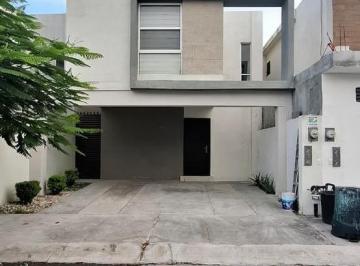 Casa · 130m² · 3 Recámaras · 2 Estacionamientos · Casa en Renta Col. Arbado Colomos Apodaca Nl