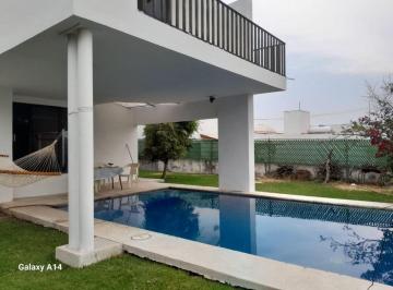 Casa de 3 habitaciones, Atlatlahucan · Casa de 388 m² con 3 Recámaras en Venta en Lomas de Cocoyoc