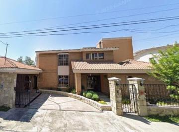 Casa de 5 habitaciones, San Pedro Garza García · Monte Sta. Elena 109, Villa Montaña 1er Sector, 66235 San Pedro Garza Garcia, N. L N379