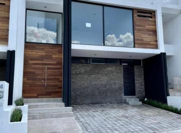 Casa en condominio · 265m² · 4 Recámaras · 2 Estacionamientos · Casa en Privada Zibata