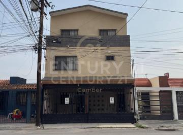 Casa · 293m² · 6 Recámaras · 2 Estacionamientos · Casa en Venta en Hacienda Santa Clara, Monterrey