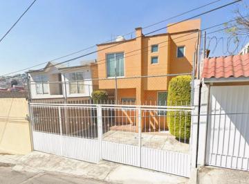 Casa de 3 habitaciones, Toluca · C. Toltecas 111, Barrio de Santa Bárbara, 50050 Toluca de Lerdo, Méx.