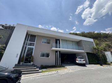 1 · Casa en Renta en Lagos del Vergel, Zona Sur de Monterrey, 3 Recámaras, Patio de 120 m²