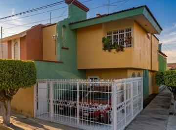 Casa de 3 habitaciones, Zamora · A Tan Solo 10 Min del Centro del Centro de Michoacan a un Costo Inigualable