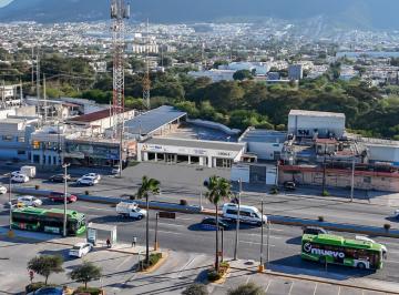 Local comercial · 76m² · 10 Estacionamientos · Local en Nueva Exposición en Av Principal con Estacionamiento