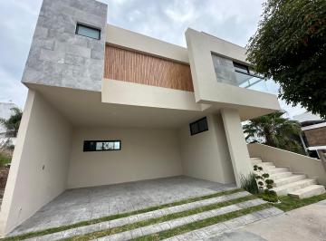Casa de 3 habitaciones, San Luis Potosí · Casa en Venta en Monterra, Pedregal, San Luis Potosí