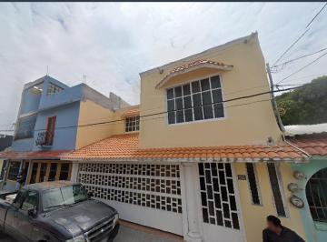 Casa de 3 habitaciones, Carmen · Casa en Venta en La Colonia Maderas, Cd del Carmen Campeche - Sf