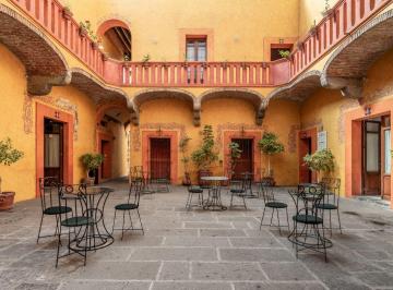 Edificio , Puebla · Amplia Casona en Venta en El Centro Histórico de Puebla