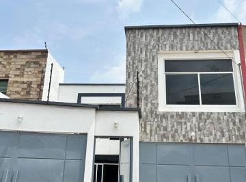Casa · 350m² · 5 Recámaras · 2 Estacionamientos · Casa en Capultitlan Centro