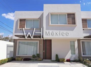 Casa · 244m² · 4 Recámaras · 3 Estacionamientos · Excelente Casa en Venta en Residencial Albatros