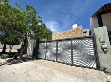 Casa · 289m² · 4 Recámaras · Casa en Fraccionamiento Cañada del Refugio