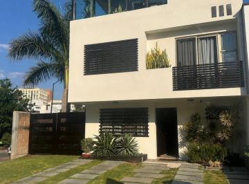 Casa · 245m² · 3 Recámaras · 2 Estacionamientos · Casa en Venta en Fraccionamiento Porton Cañada