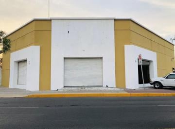 Local comercial · 540m² · Oficinas en Esquina Sobre Blvd. Malecón del Río de Los Gómez
