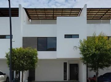 Casa de 3 habitaciones, Zapopan · Casa en Renta en Arboreto, Tesistán
