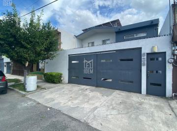 Casa · 210m² · 3 Recámaras · 2 Estacionamientos · 0757 - Casa en Venta en Lindavista, Guadalupe Nl