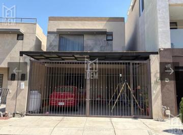 Casa · 125m² · 3 Recámaras · 2 Estacionamientos · 1704 - Casa en Venta en Cerradas Ámbar, Apodaca Nl